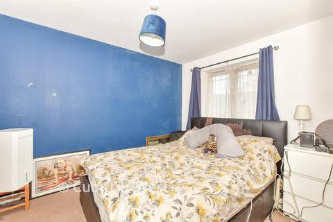 3 bedroom end of terrace house for sale, Grebe Close, Waterlooville, Hampshire