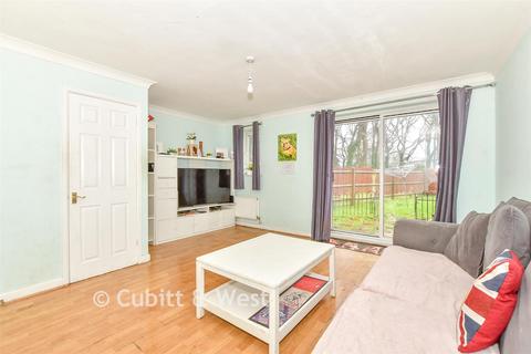 3 bedroom end of terrace house for sale, Grebe Close, Waterlooville, Hampshire