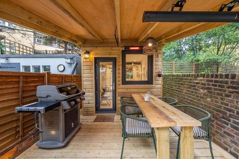 2 bedroom flat to rent, Mornington Avenue, London W14