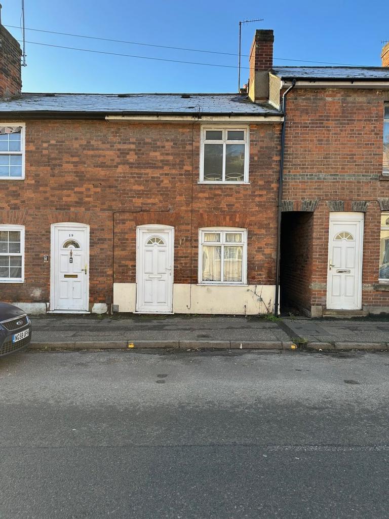 Two bedroom mid-terrace, CO1
