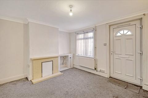 2 bedroom terraced house to rent, Greenstead Road, CO1