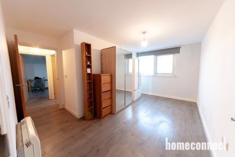 2 bedroom flat for sale, Eastern Avenue, Ilford IG2