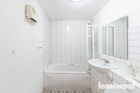 2 bedroom flat for sale, Eastern Avenue, Ilford IG2