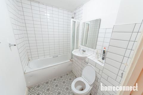 2 bedroom flat for sale, Eastern Avenue, Ilford IG2