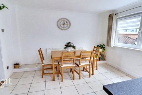 3 bedroom semi-detached house for sale, Blaydon Road, Luton