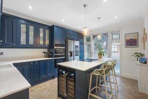 3 bedroom flat for sale, Wandsworth Bridge Road, London, SW6