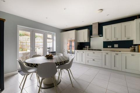4 bedroom detached house for sale, Yalden Gardens, Tongham, Farnham, Surrey, GU10