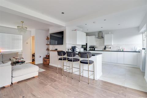 3 bedroom terraced house for sale, Woodburn Close, Benfleet SS7