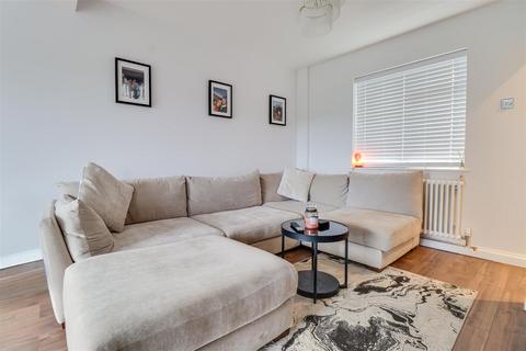 3 bedroom terraced house for sale, Woodburn Close, Benfleet SS7
