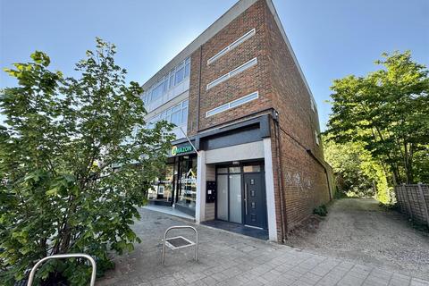 2 bedroom apartment to rent, Fleet Road, Fleet GU51