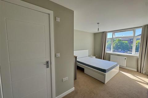 undefined, Fleet Road, Fleet GU51