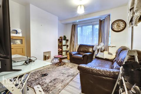 2 bedroom flat for sale, Central Gardens, Morden