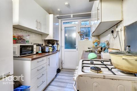 2 bedroom flat for sale, Central Gardens, Morden