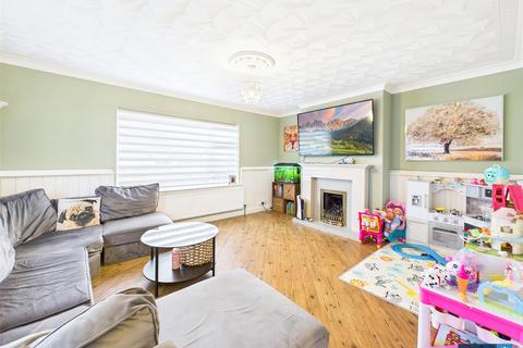 3 bedroom semi-detached house for sale, Naseby Close, Hatfield, Doncaster, South Yorkshire, DN7