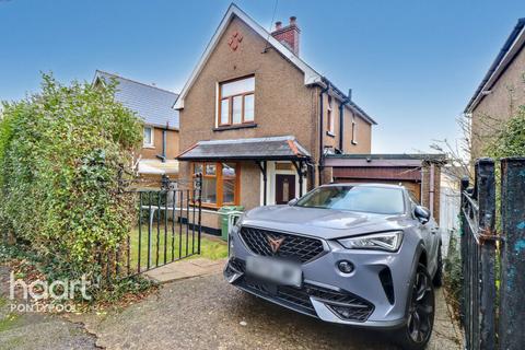 3 bedroom detached house for sale, Sycamore Road, Pontypool