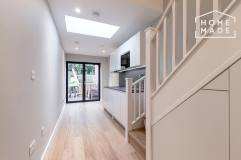 Flat to rent, 24 Wedderburn Road, NW3