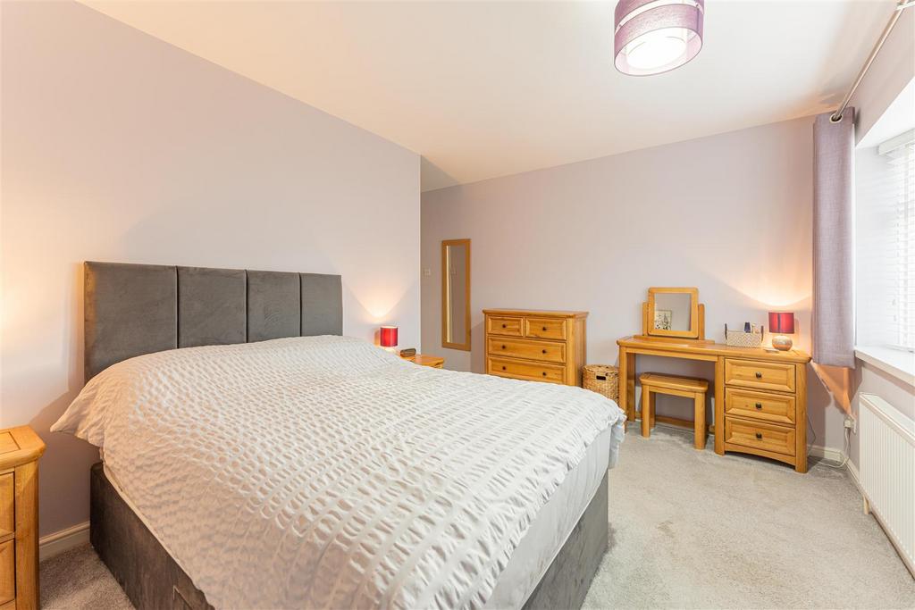 Stoneleigh Close - by Visually Rich 00095-HDR.jpg