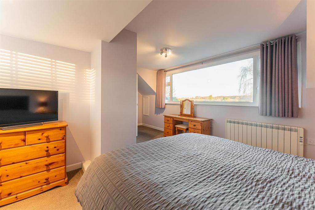 Stoneleigh Close - by Visually Rich 00119-HDR.jpg