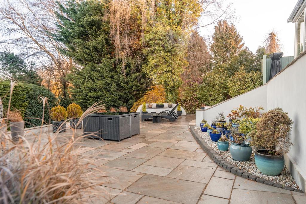 Stoneleigh Close - by Visually Rich 00037.jpg