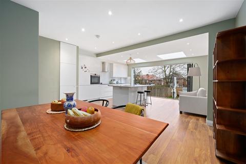 3 bedroom terraced house to rent, Dollis Hill Lane, Gladstone Park, London NW2