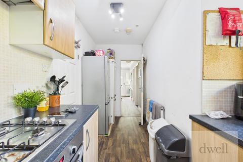 4 bedroom semi-detached house for sale, Old Lane, Beeston, Leeds, LS11