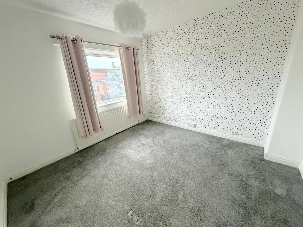 Bedroom ( rear)