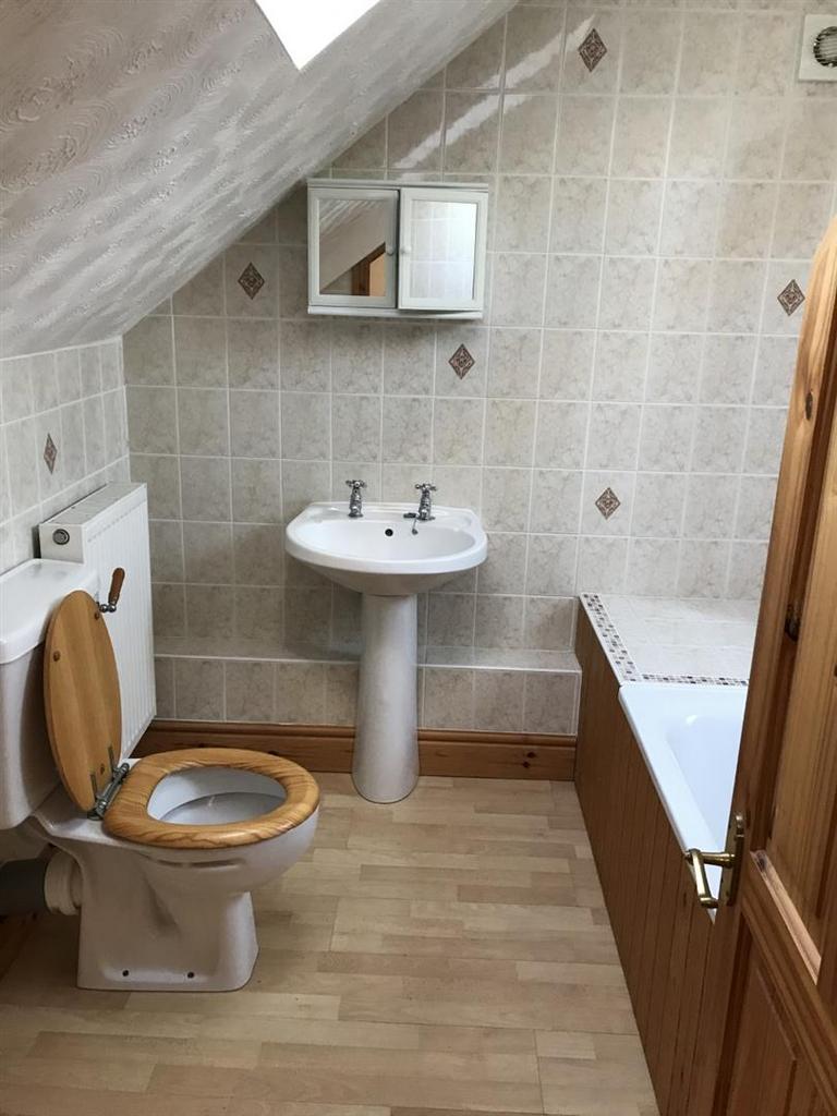 25 Magdelene - bathroom.jpg