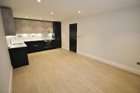 2 bedroom terraced house to rent, Watling Street, Radlett