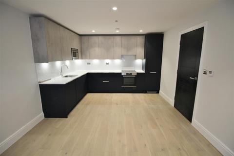 2 bedroom terraced house to rent, Watling Street, Radlett