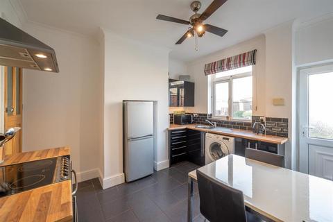 2 bedroom end of terrace house to rent, Maypole Hill, Halesowen