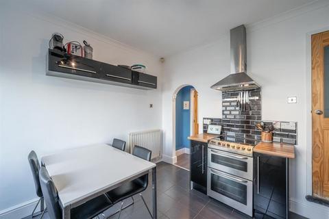 2 bedroom end of terrace house to rent, Maypole Hill, Halesowen