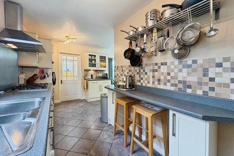 undefined, Tweeny Lane, Bristol, South Gloucestershire
