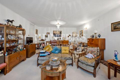 2 bedroom flat for sale, Sheringham, St. John's Wood Park, St John's Wood, London, NW8