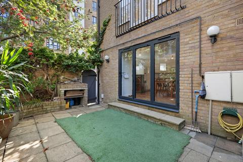 undefined, London E1W