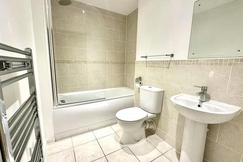 2 bedroom apartment for sale, South Quay, Kings Road, Swansea