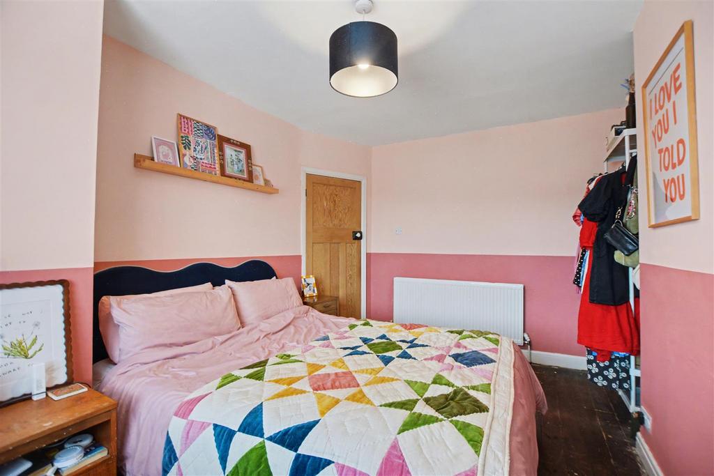 Bedroom 1 2.jpeg