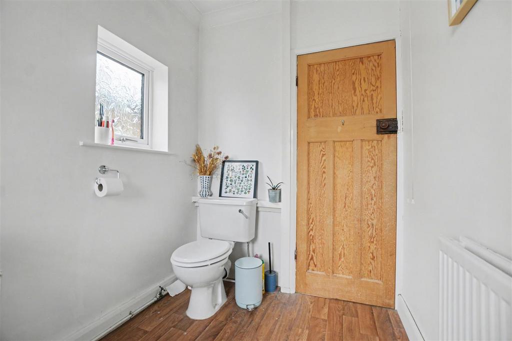 Bathroom 2.jpeg