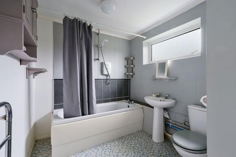 2 bedroom flat for sale, Wray Common Road, Reigate RH2