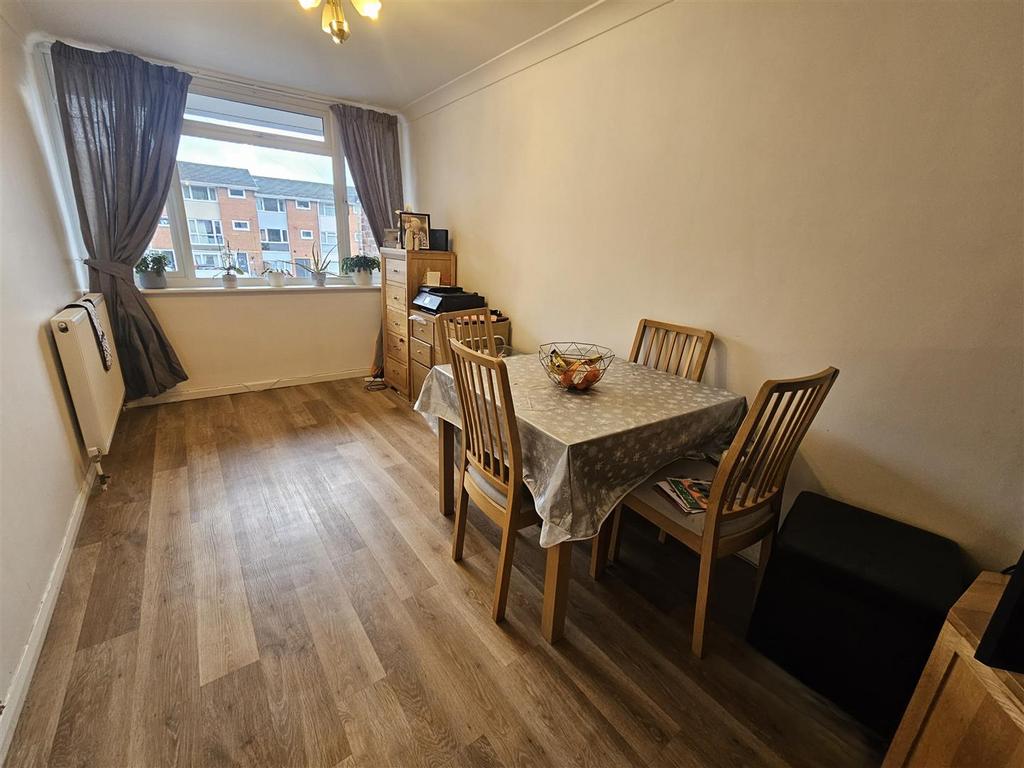 Dining Room.jpg