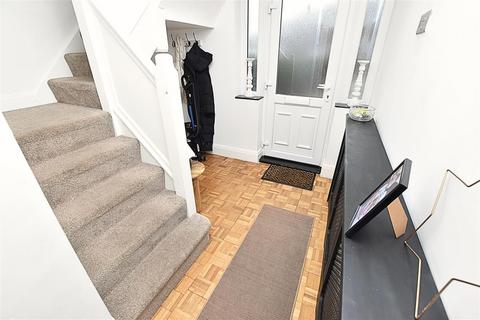 3 bedroom semi-detached house for sale, Hawkins Grove, Grimsby DN32
