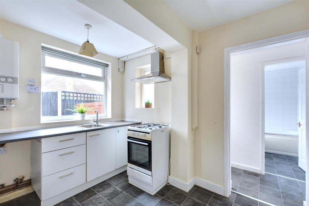 Kitchen 2.jpeg