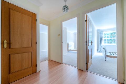 2 bedroom apartment to rent, Montague Close, Berkshire RG40