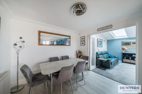4 bedroom detached house for sale, Kaye Drive, Osgodby