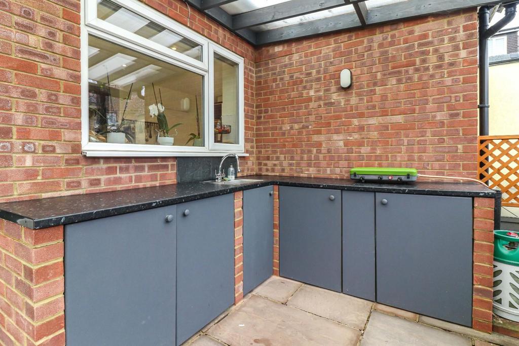 Outdoor Kitchen