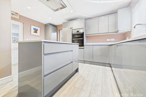 4 bedroom detached house for sale, Carwardine Close, Durham DL5