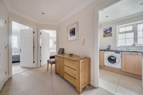 2 bedroom apartment for sale, Sadlers Court, Wokingham RG41