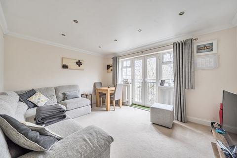 2 bedroom apartment for sale, Sadlers Court, Wokingham RG41