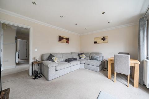 2 bedroom apartment for sale, Sadlers Court, Wokingham RG41