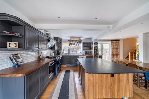 5 bedroom detached house for sale, Brookfield, Highworth, Swindon, SN6
