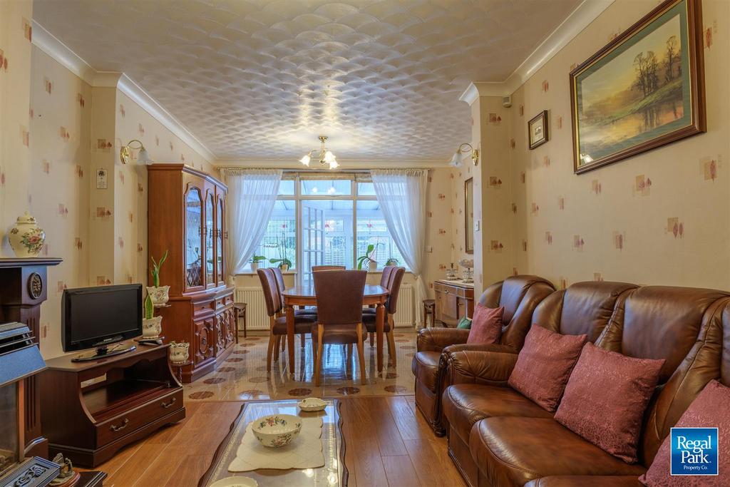 Sitting/Dining Room